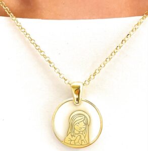 Medalla comunión Virgen Niña plata de ley y nácar